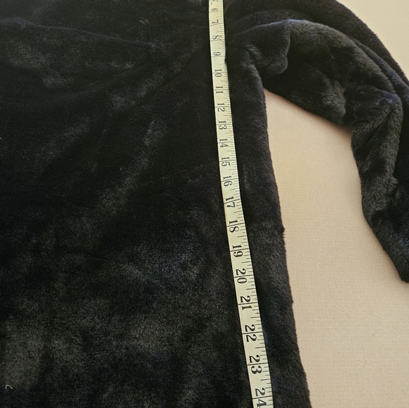 Luxurious Black Faux Fur Teddy Bear Coat - Picture 12 of 13